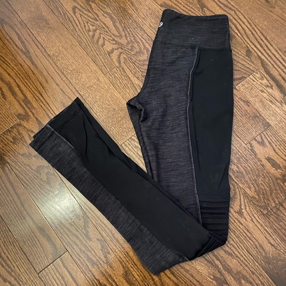 Lululemon Duo Black Leggings- SIZE 6 - Picture 1 of 4